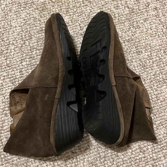 FLY London SZ 39 US SZ 8.5 suede ankle boots. Preowned in great condition. - Picture 5 of 14
